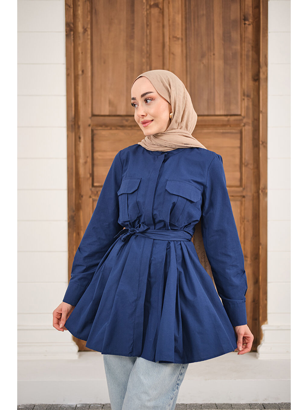 Kadın Çift Cep Detay Gizli Düğmeli Bel Bağlamalı Gömlek Lacivert-4