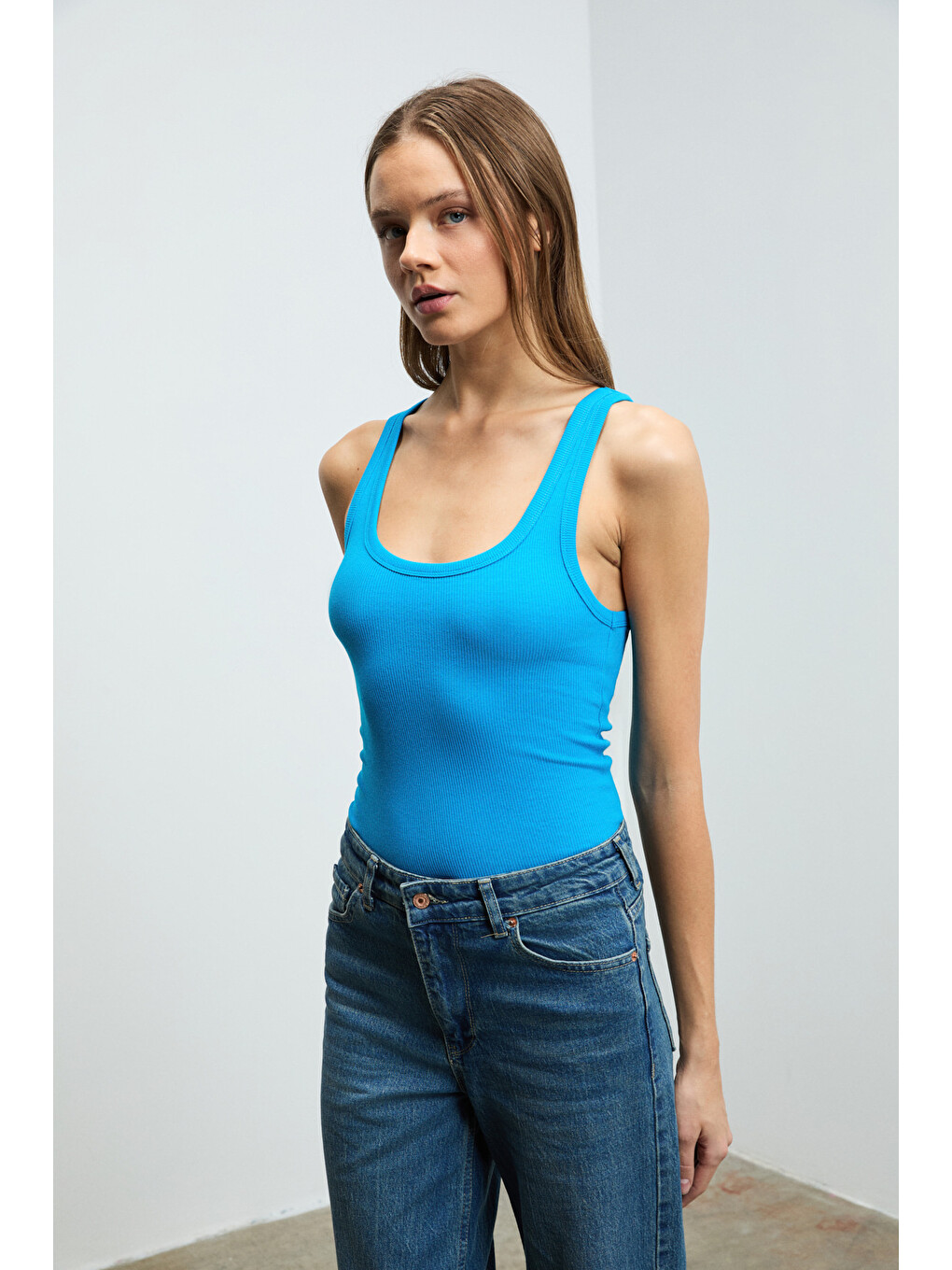 Lıllesol Kadın Fitilli Görünümlü Slim Fit Vücuda Oturan Havuz Yakalı Pamuklu Basic Mavi Atlet-2