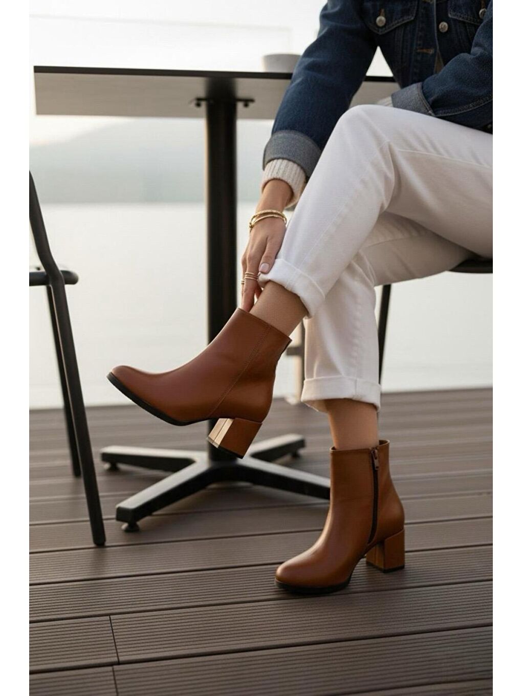 Kahverengi Kadın Liva Taba Cilt Düz Topuklu Kısa Bot