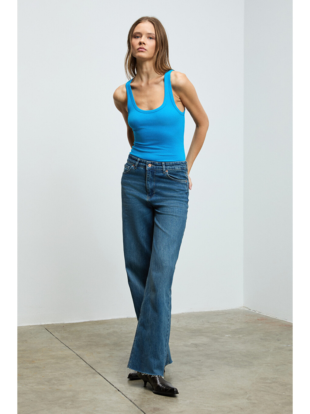Lıllesol Kadın Fitilli Görünümlü Slim Fit Vücuda Oturan Havuz Yakalı Pamuklu Basic Mavi Atlet-3