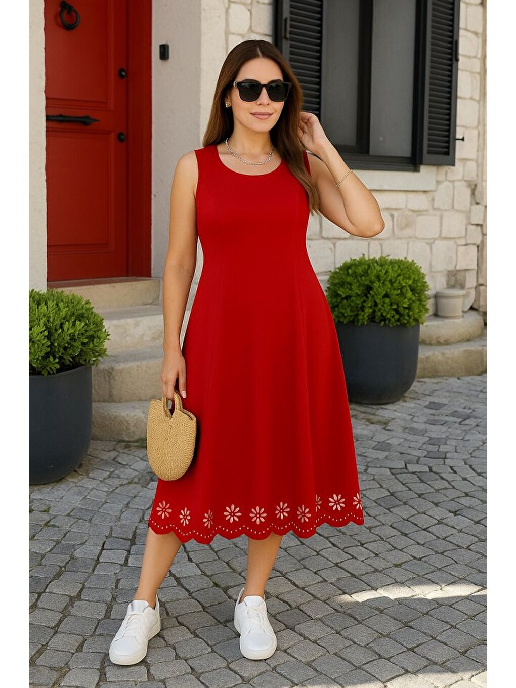 Kırmızı Kadın Kolsuz Etek Ucu Lazer Kesim çiçek Desenli Midi Boy Ithal Krep Elbise