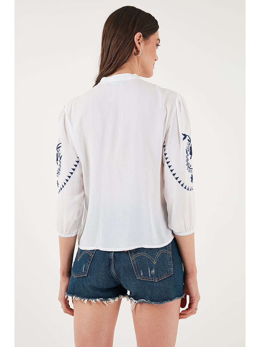 Bej Nakış İşlemeli Truvakar Kol Hakim Yaka Pamuklu Şile Bezi Kadın Gömlek 611Bz0044-5