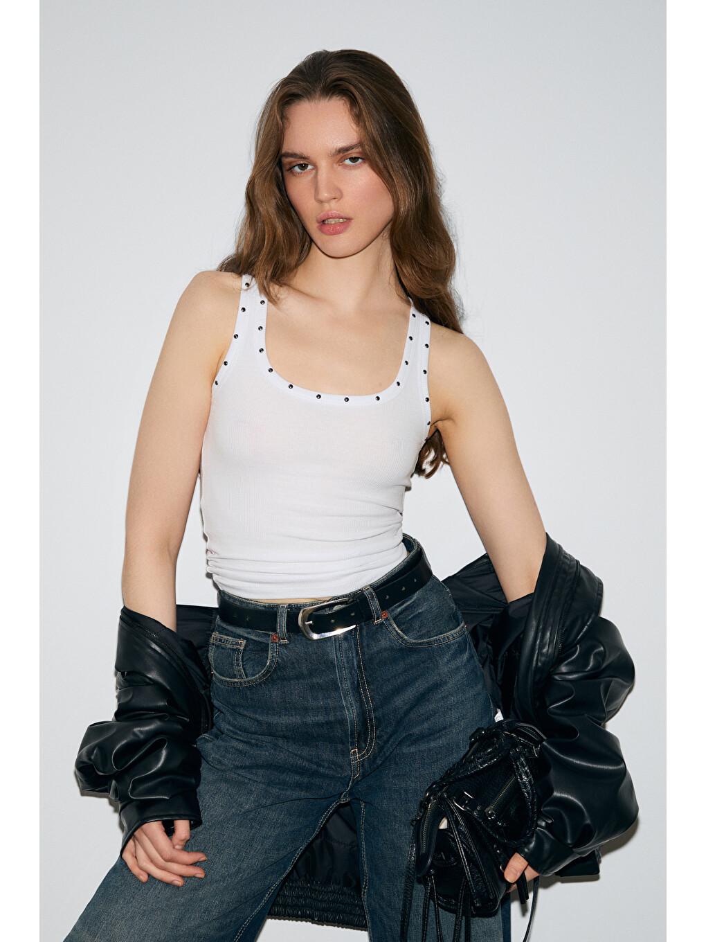Lıllesol Kadın Fitilli Görünümlü Slim Fit Vücuda Oturan Havuz Yakalı Pamuklu Basic Beyaz Atlet-1