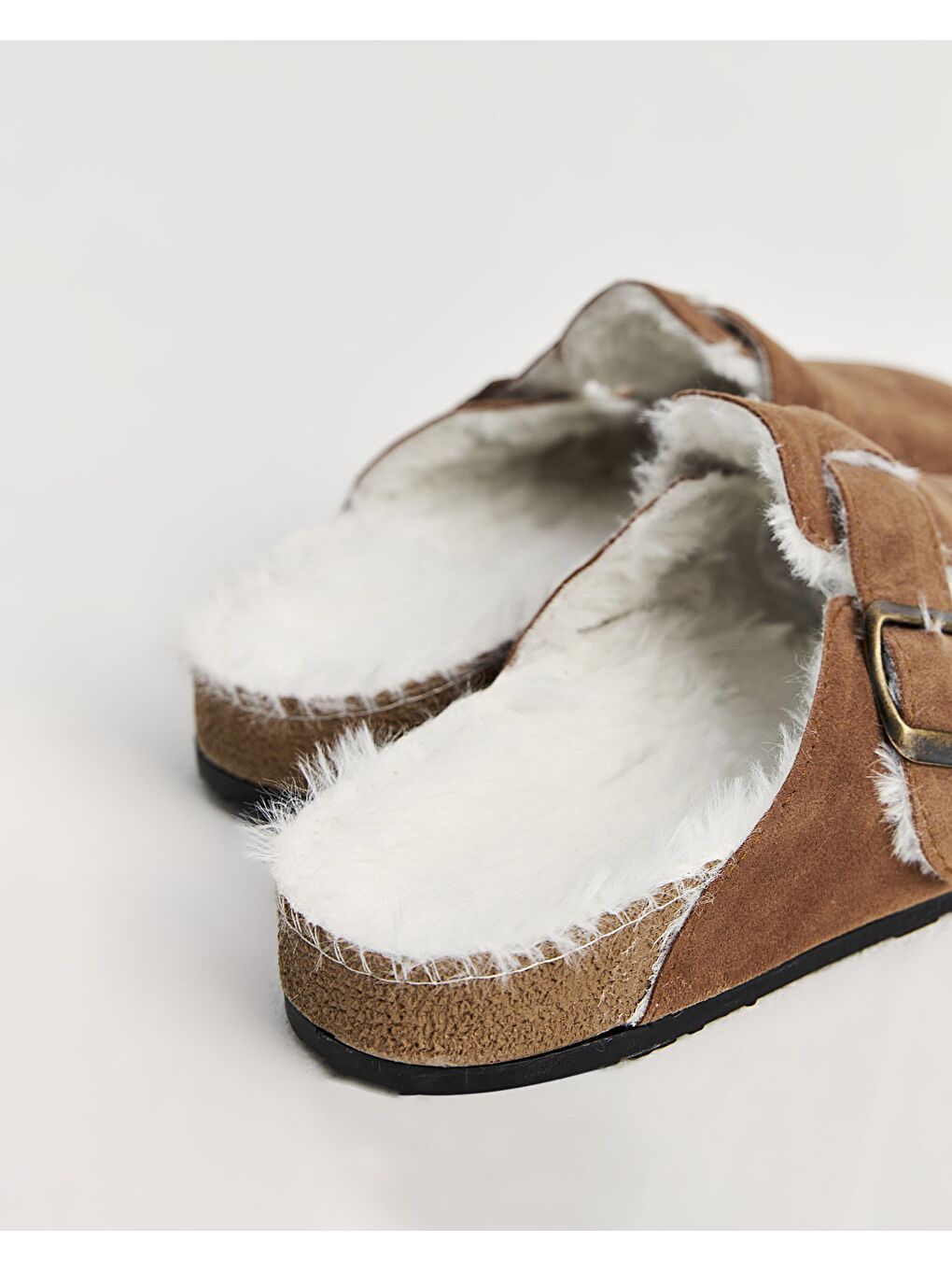 Kadın Kışlık İçi Tüylü Kahverengi Tokalı Kadın Ev Terliği-3