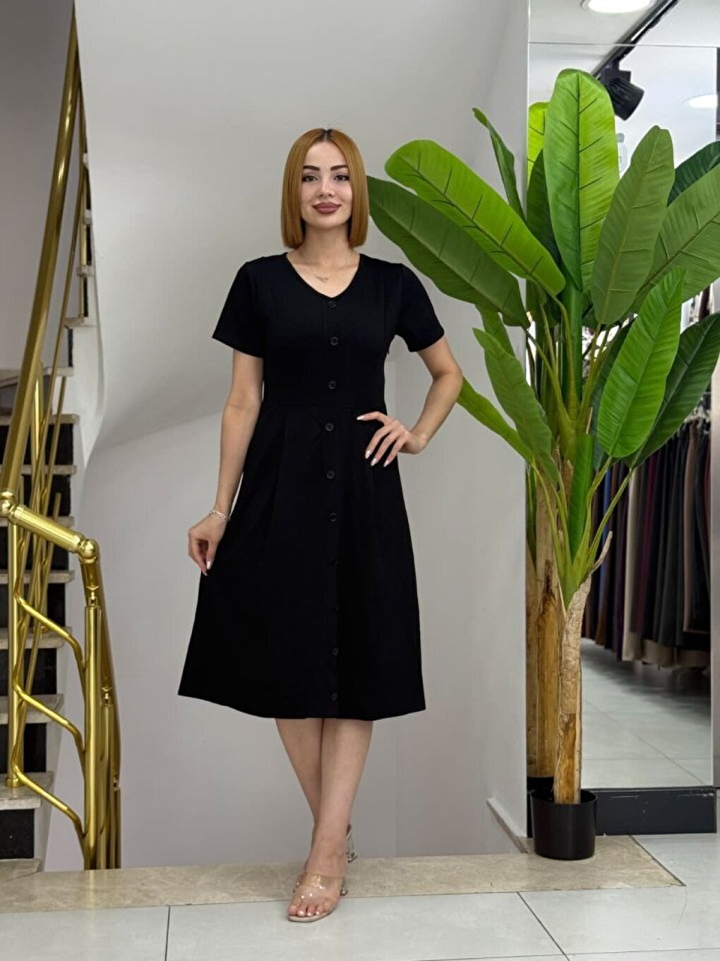 Siyah Kadın Kısa Kollu V Yakalı önden Düğmeli A Kesim Dokuma Elbise