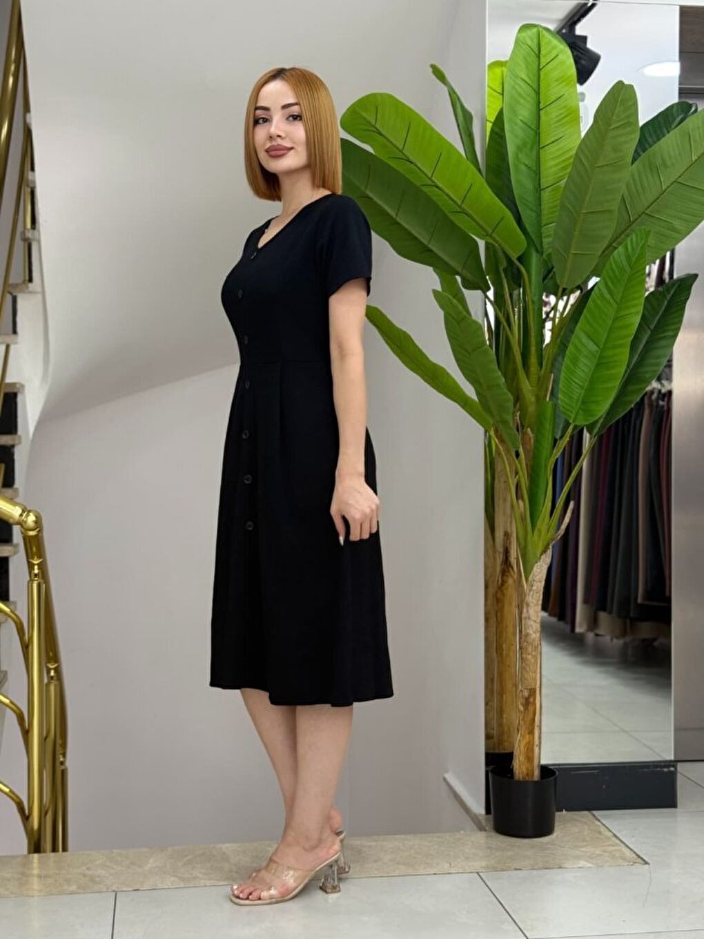 Siyah Kadın Kısa Kollu V Yakalı önden Düğmeli A Kesim Dokuma Elbise-1
