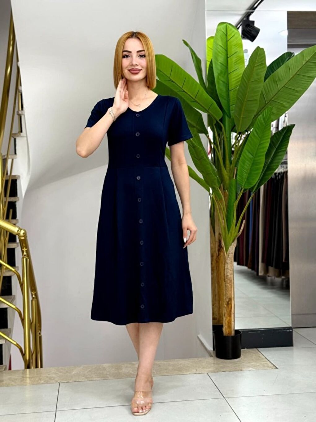 Siyah Kadın Kısa Kollu V Yakalı önden Düğmeli A Kesim Dokuma Elbise-2