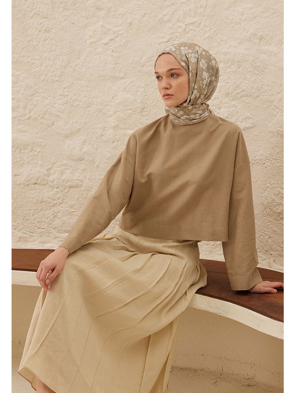 Bej Papatya Desen Rami Şal Vizon-1