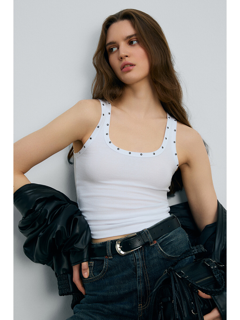 Lıllesol Kadın Fitilli Görünümlü Slim Fit Vücuda Oturan Havuz Yakalı Pamuklu Basic Beyaz Atlet-2