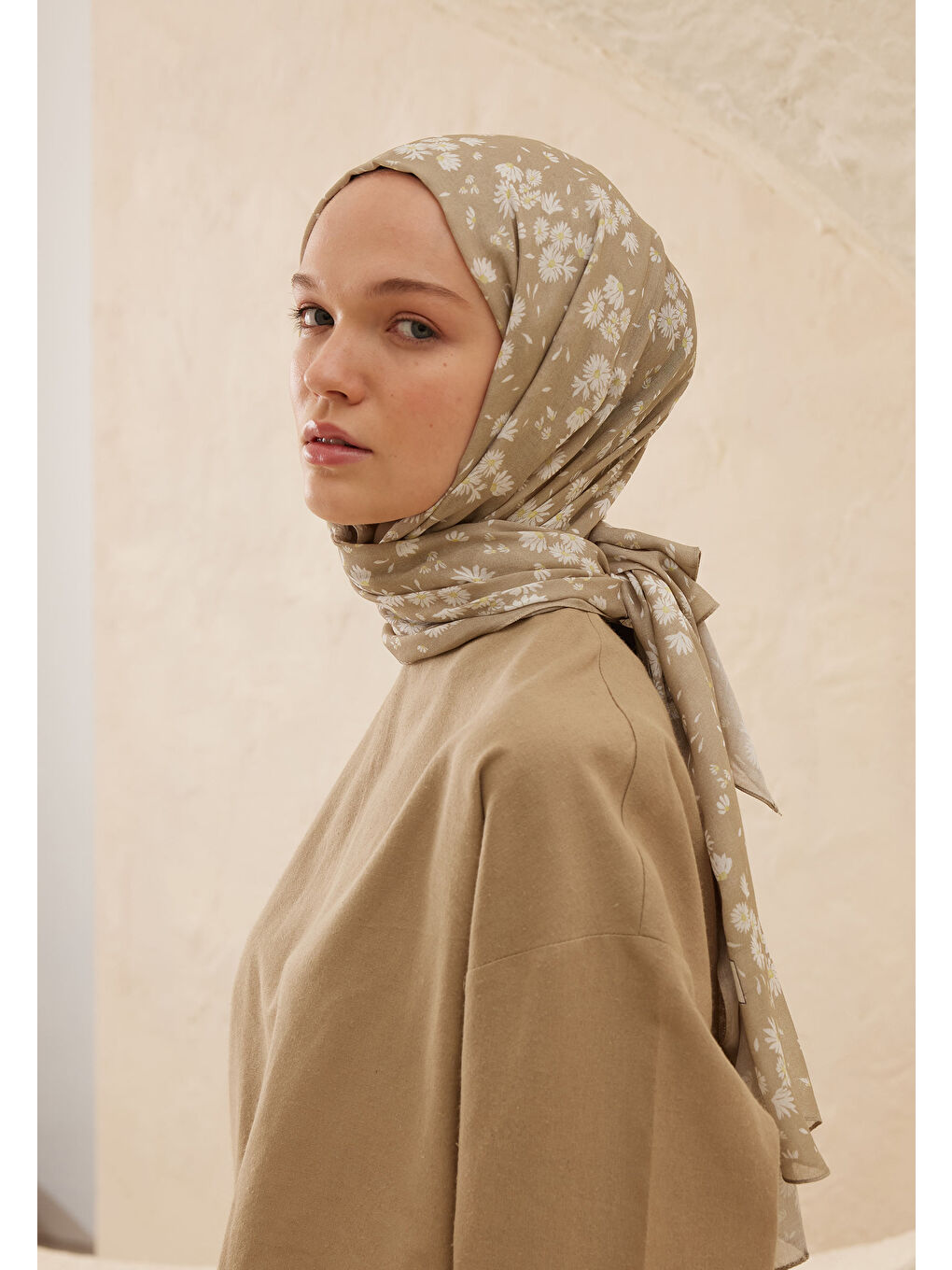 Bej Papatya Desen Rami Şal Vizon-3