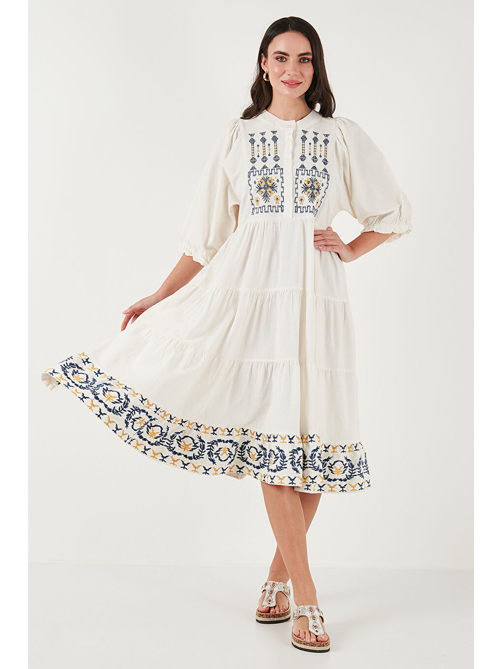 Ekru Pamuklu Nakış İşlemeli Regular Fit Truvakar Kol Midi Boy Elbise 676216-3