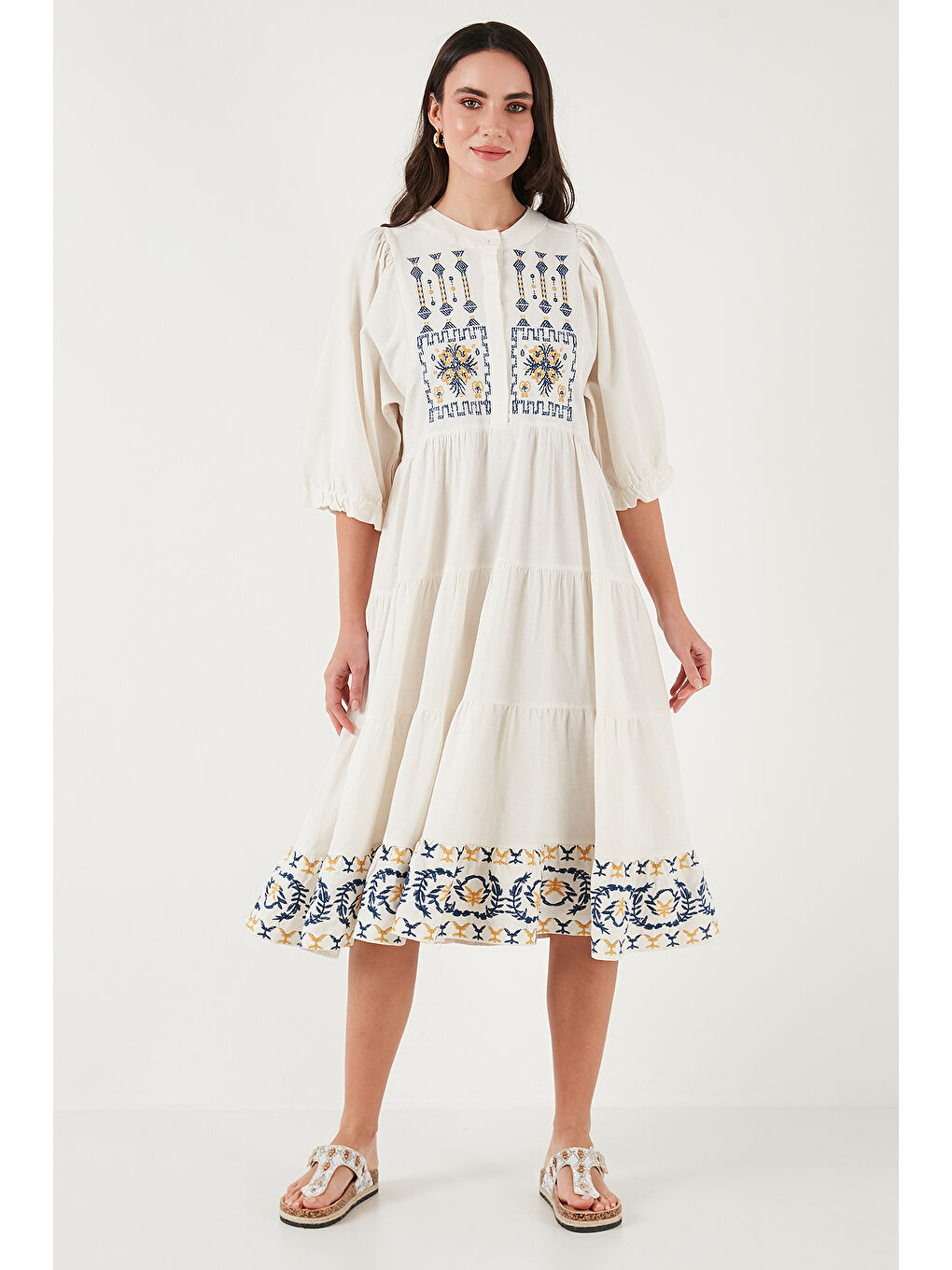 Ekru Pamuklu Nakış İşlemeli Regular Fit Truvakar Kol Midi Boy Elbise 676216-4