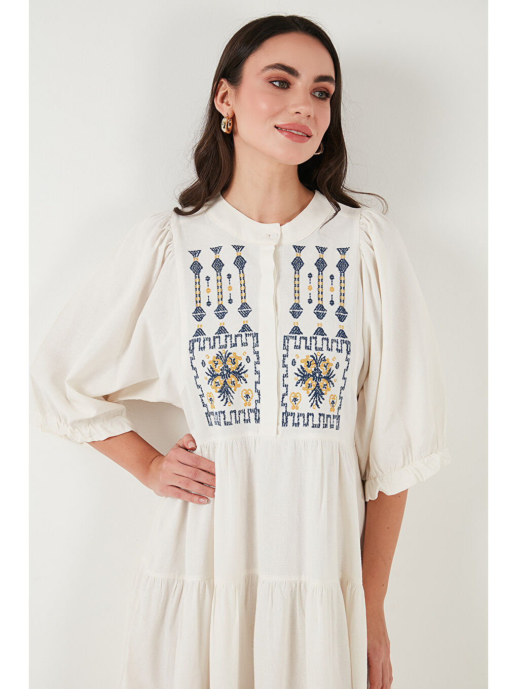 Ekru Pamuklu Nakış İşlemeli Regular Fit Truvakar Kol Midi Boy Elbise 676216-5