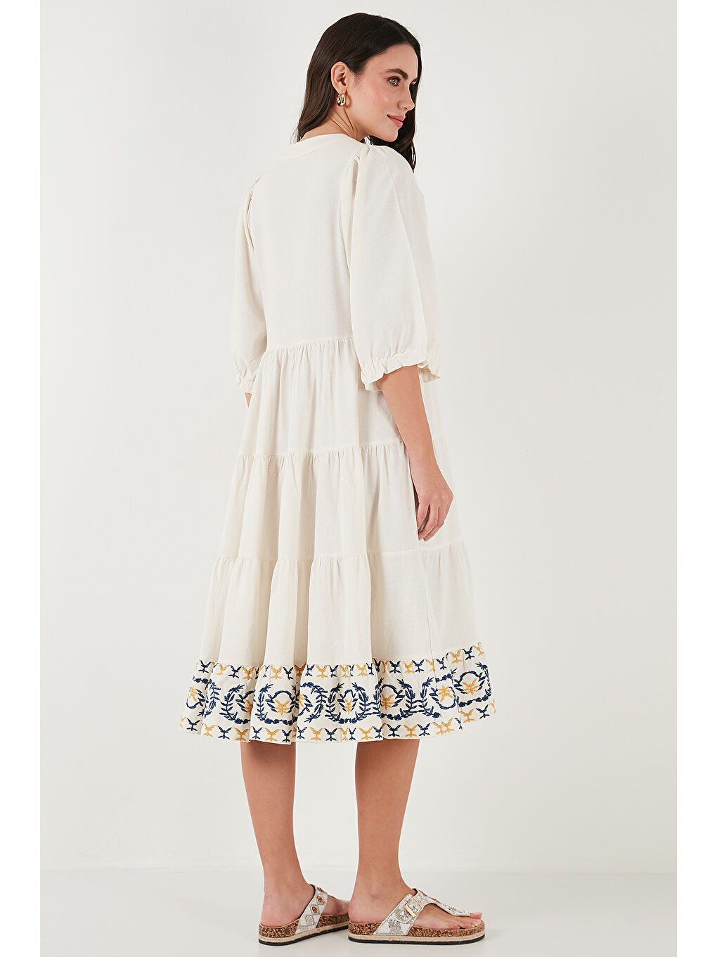 Ekru Pamuklu Nakış İşlemeli Regular Fit Truvakar Kol Midi Boy Elbise 676216-6