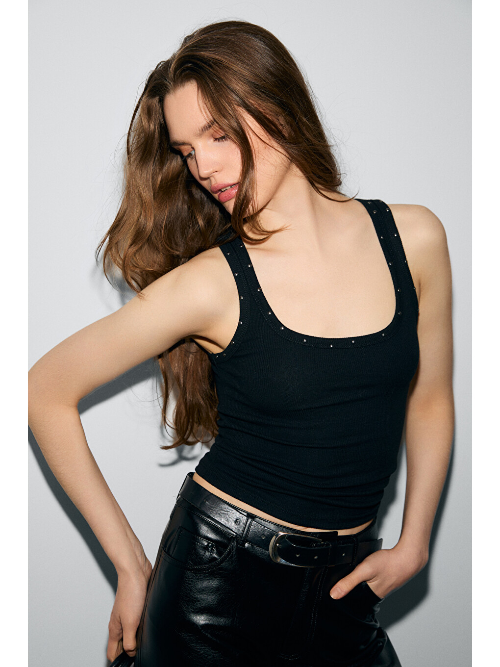 Lıllesol Kadın Fitilli Görünümlü Slim Fit Vücuda Oturan Havuz Yakalı Pamuklu Basic Siyah Atlet-4