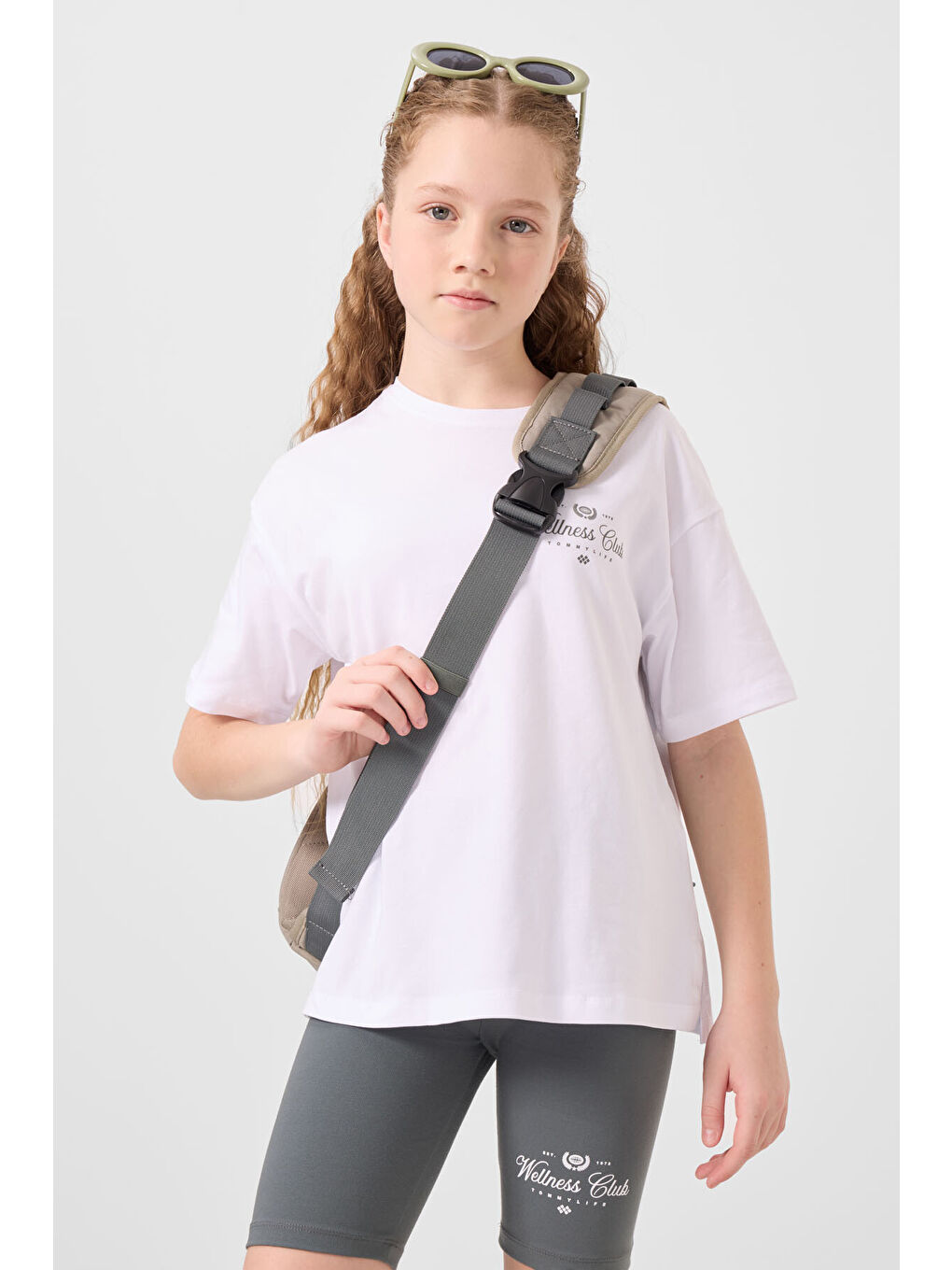 Beyaz-Haki Pamuklu O Yaka Standart Fit Baskılı Kız Çocuk Tayt Takım - 75190-4