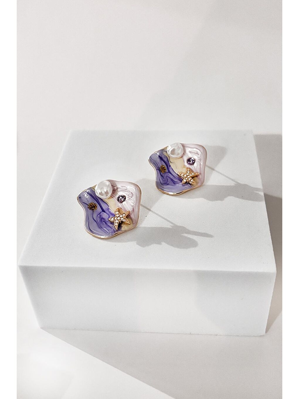 Sarı Taşlı Deniz Yıldızı ve İnci Detaylı Mineli Küpe-2