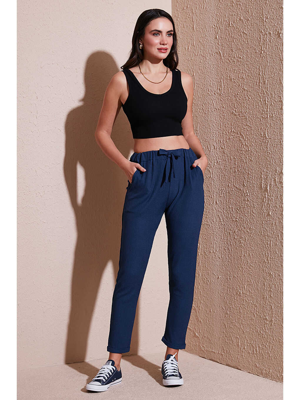 İndigo Belden Bağlamalı Cepli Kısa Paça Dar Kesim Pantolon 5869017-1