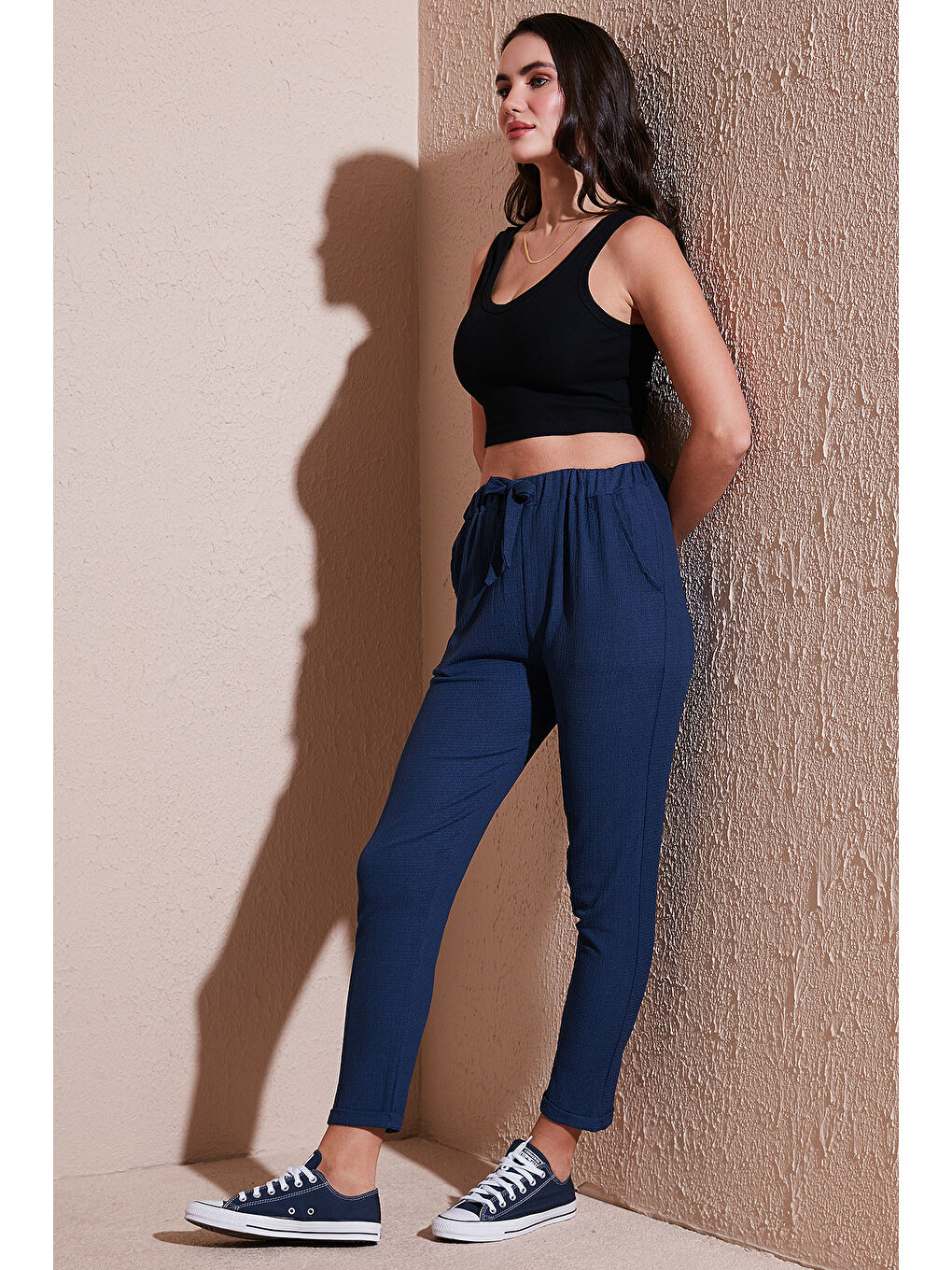 İndigo Belden Bağlamalı Cepli Kısa Paça Dar Kesim Pantolon 5869017-2