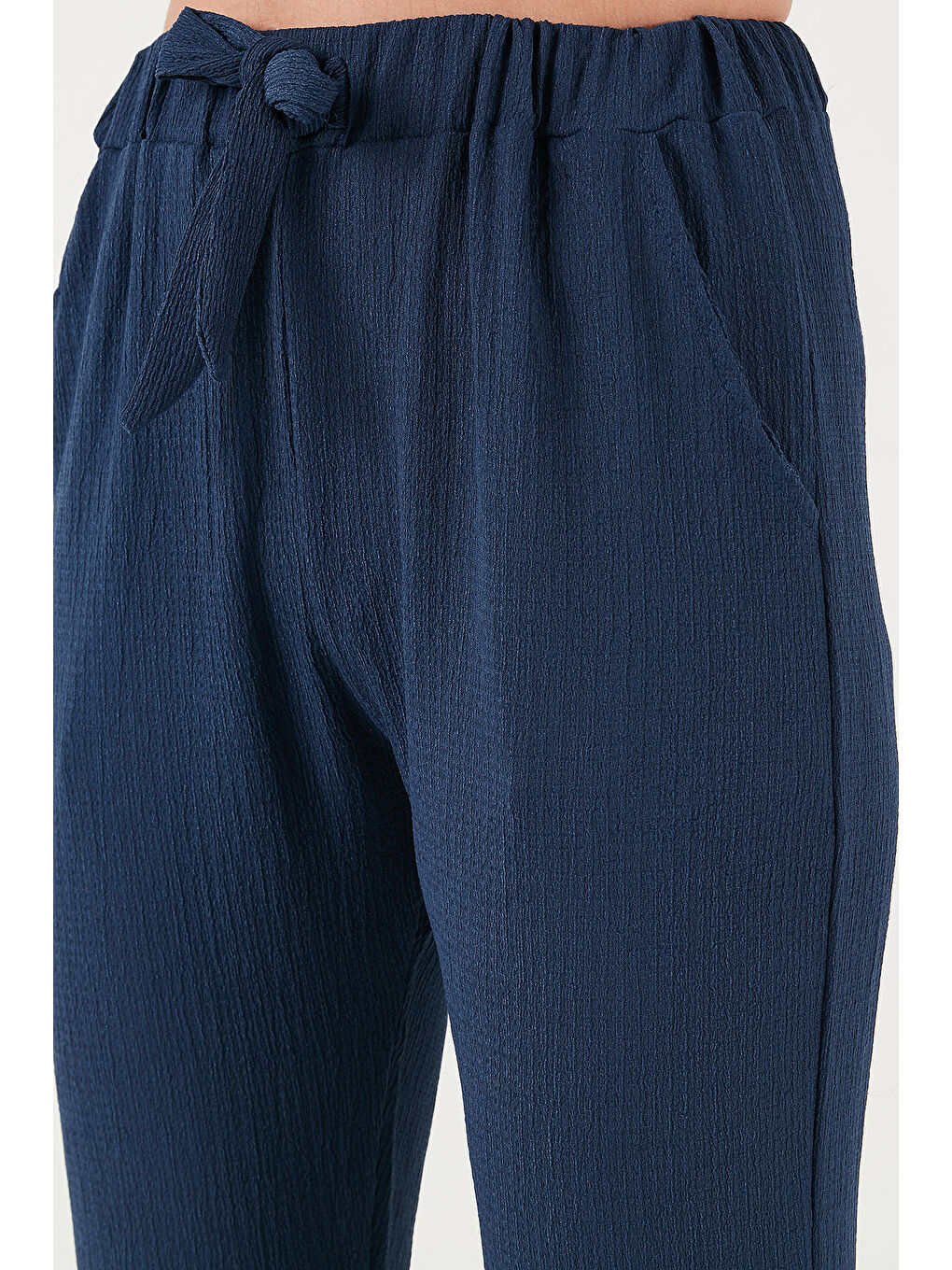 İndigo Belden Bağlamalı Cepli Kısa Paça Dar Kesim Pantolon 5869017-5