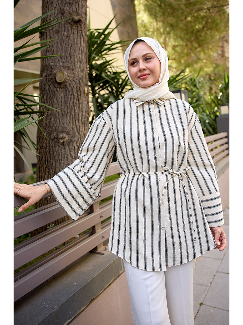 Ekru Kadın Siyah Çizgili Balon Kol Gömlek Krem-3