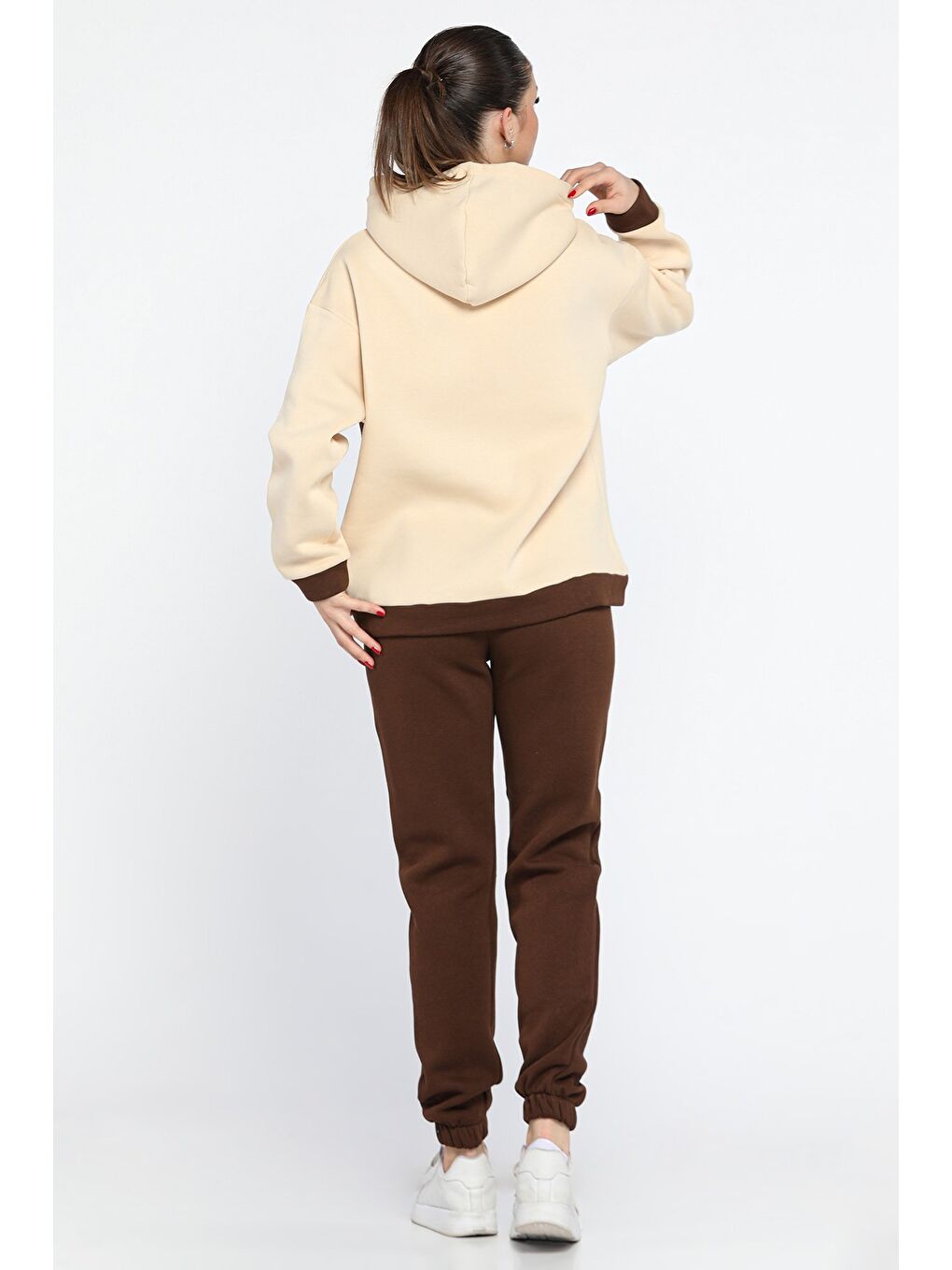 Bej Nakışlı Kanguru Cepli Kadın Şardonlu Eşofman Takımı-2