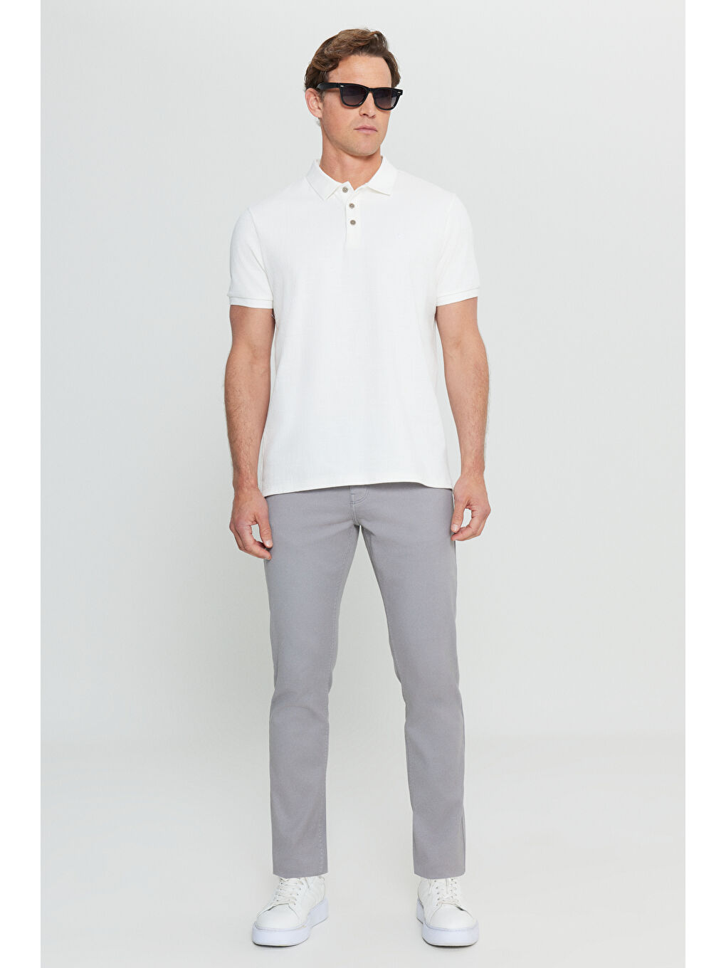 Erkek Beyaz Pamuklu Dar Kesim Polo Yaka Jakarlı Esnek Tişört-1