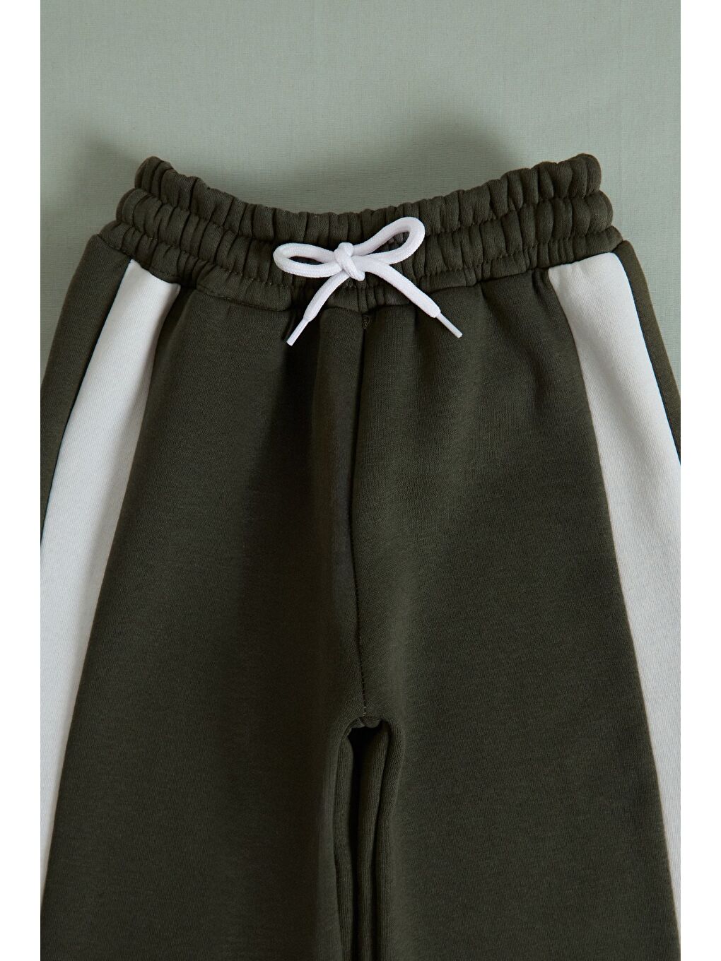 Haki 3 İplik Yanları Şeritli Beli Lastikli Kız Çocuk Eşofman Altı-1