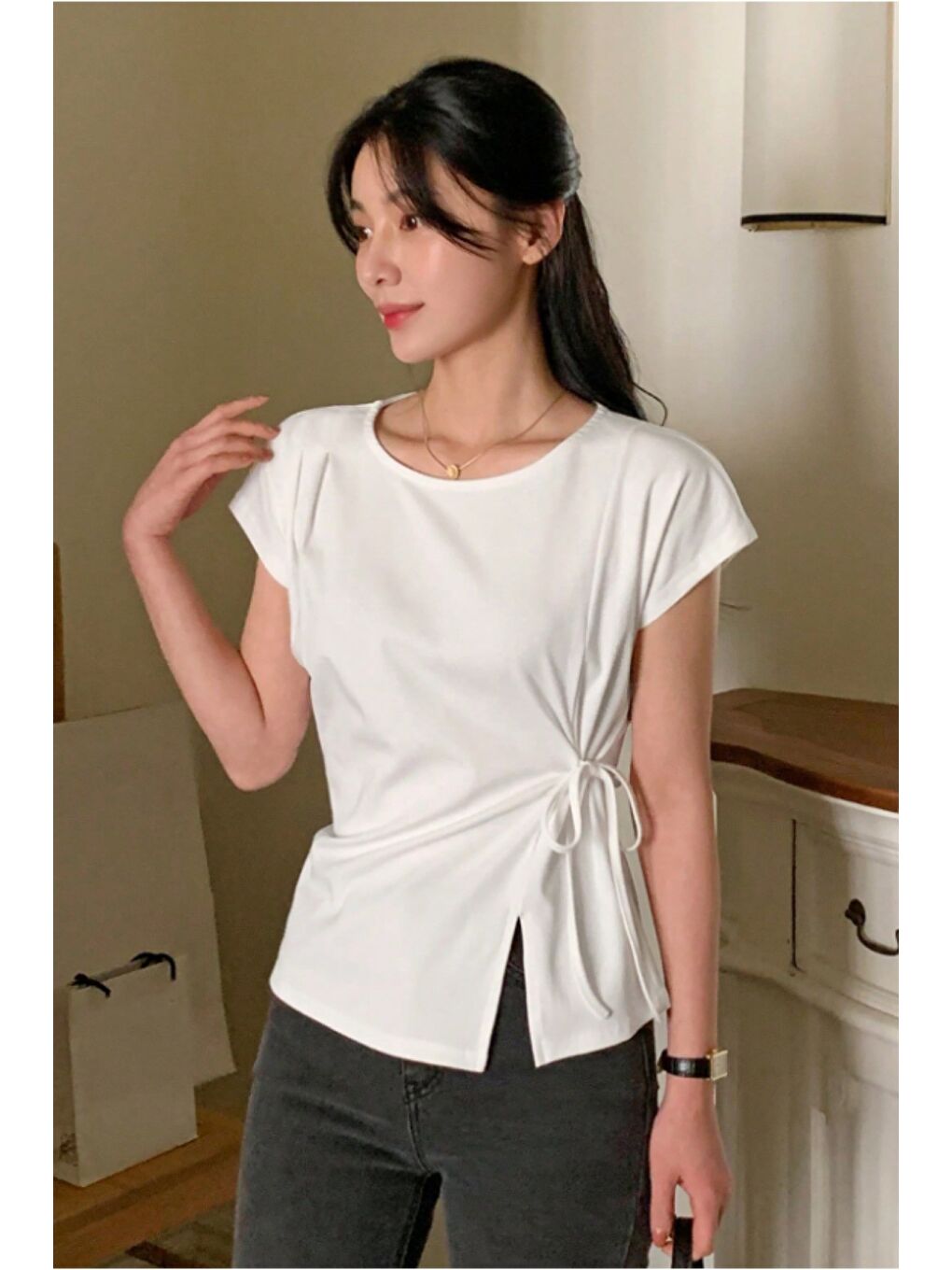 Beyaz Kadın Yan Bağlama Detaylı Tişört-1