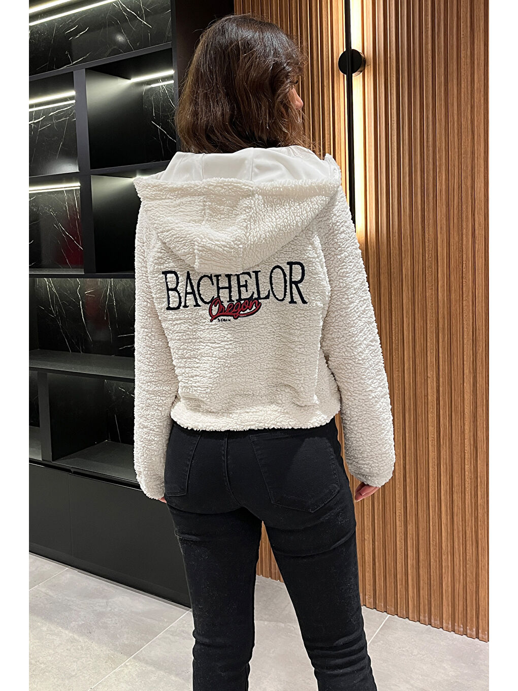Ekru Kadın Kapüşonlu Nakış Detaylı Pelüş Ceket-3
