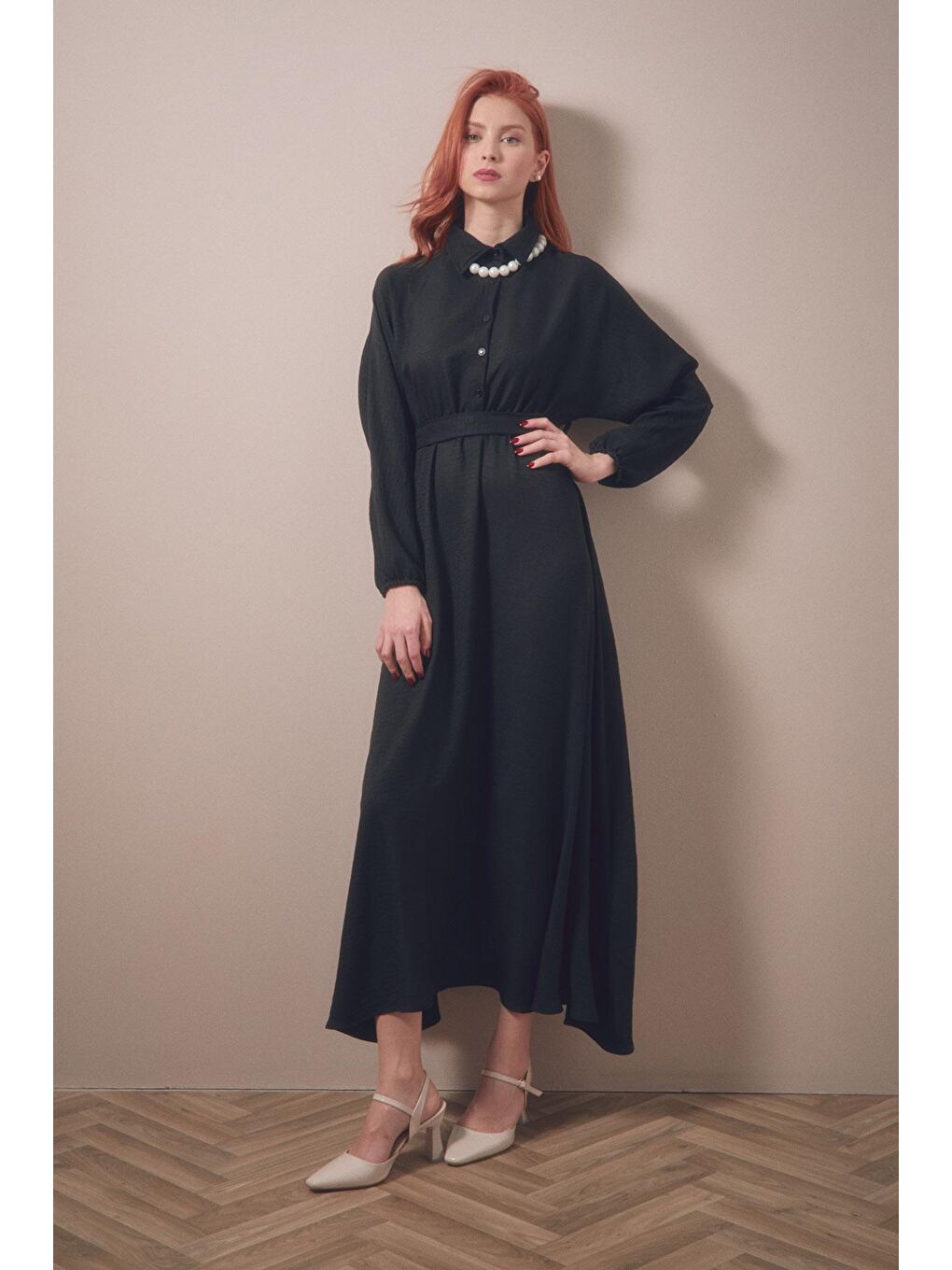 Siyah Kuşaklı Gömlek Yaka Elbise