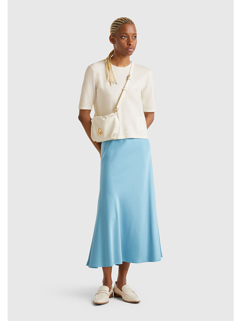 Ekru Kadın Krem Streç Kumaşlı Önü Cepli Relax Fit Bisiklet Yaka Kazak-4