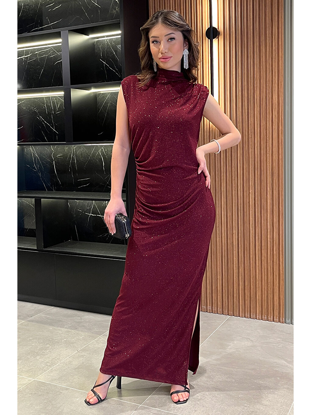 Bordo Sim Detaylı Drapeli Abiye Elbise-1