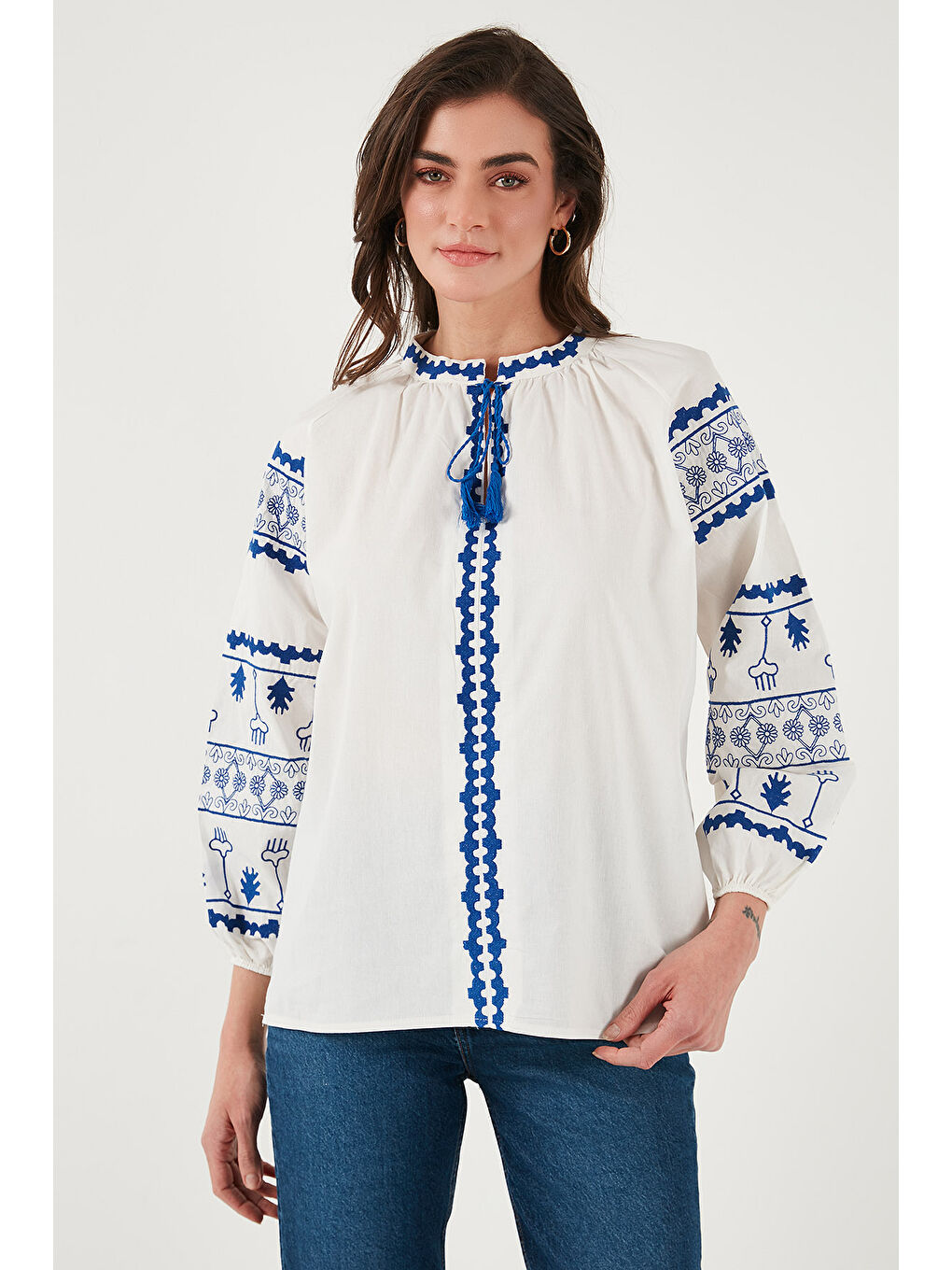 Lela Ekru Nakış İşlemeli Pamuklu Oversize Fit Bağlamalı V Yaka Bluz 676271 - 4