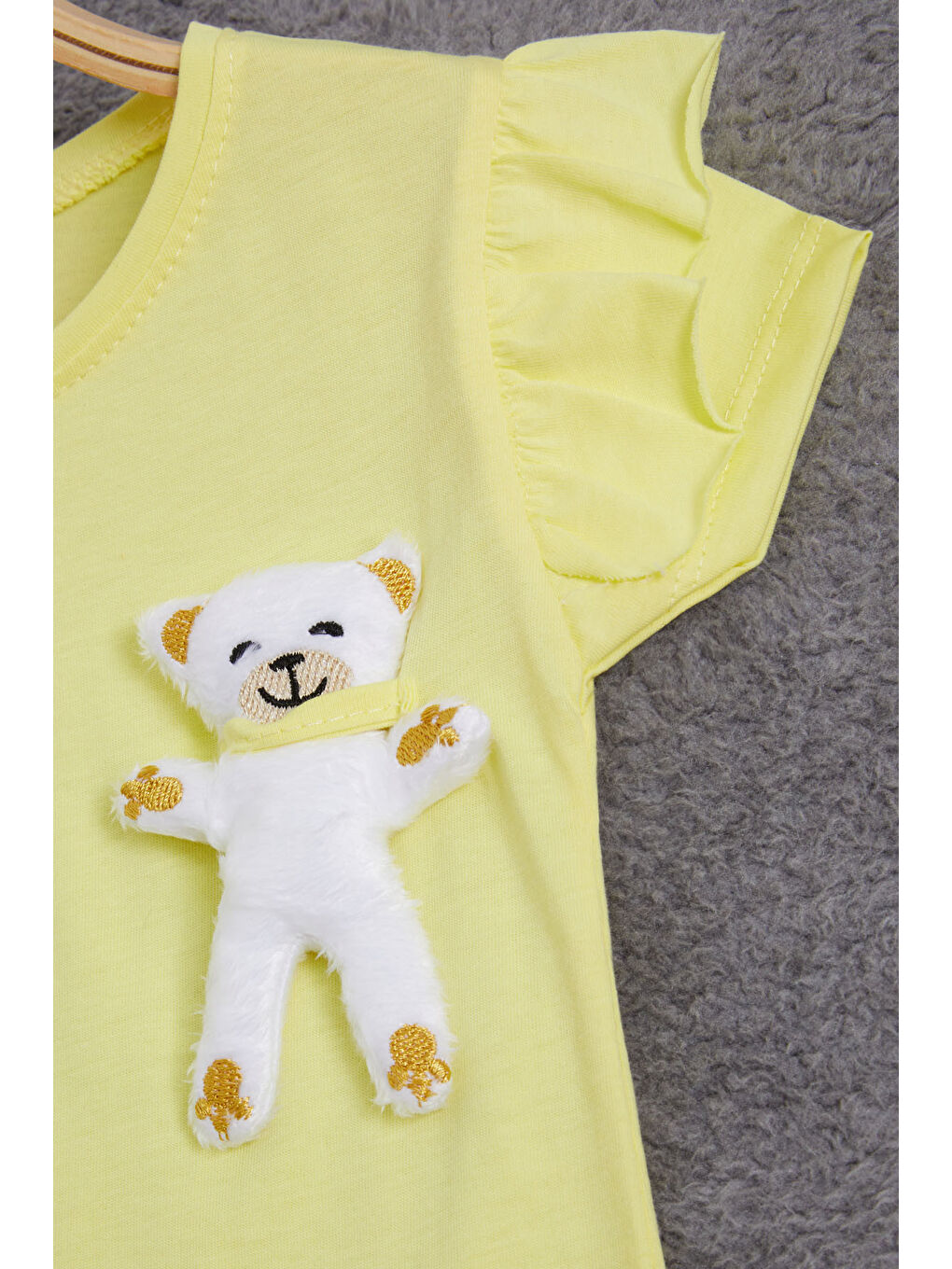 Sarı Pelüş Ayıcıklı Fırfırlı Kız Çocuk T-shirt 15540-1