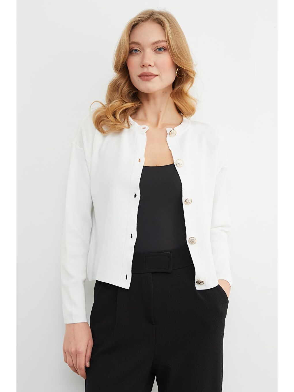 Beyaz Basic Düğmeli Bisiklet Yaka Triko Hırka-2