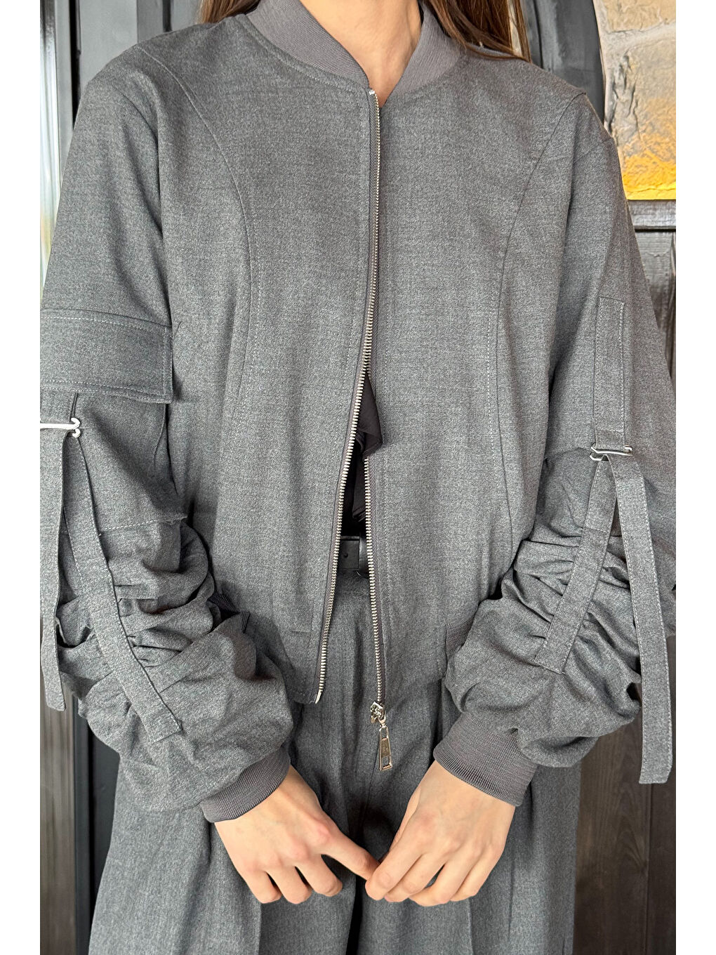 Gri Kol Detaylı Astarlı Kadın Ceket-2
