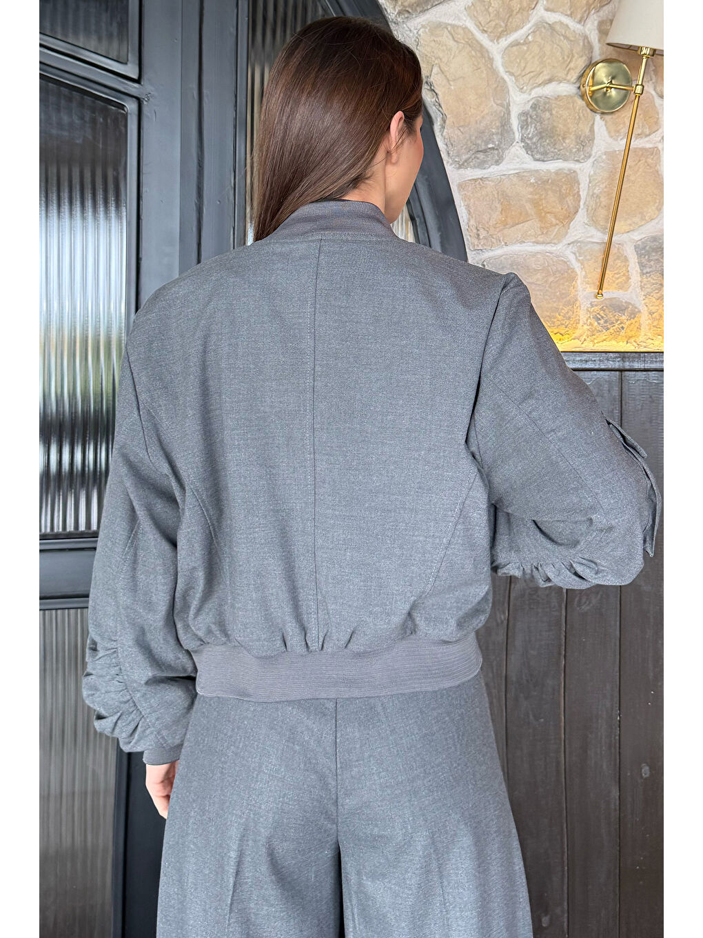 Gri Kol Detaylı Astarlı Kadın Ceket-3