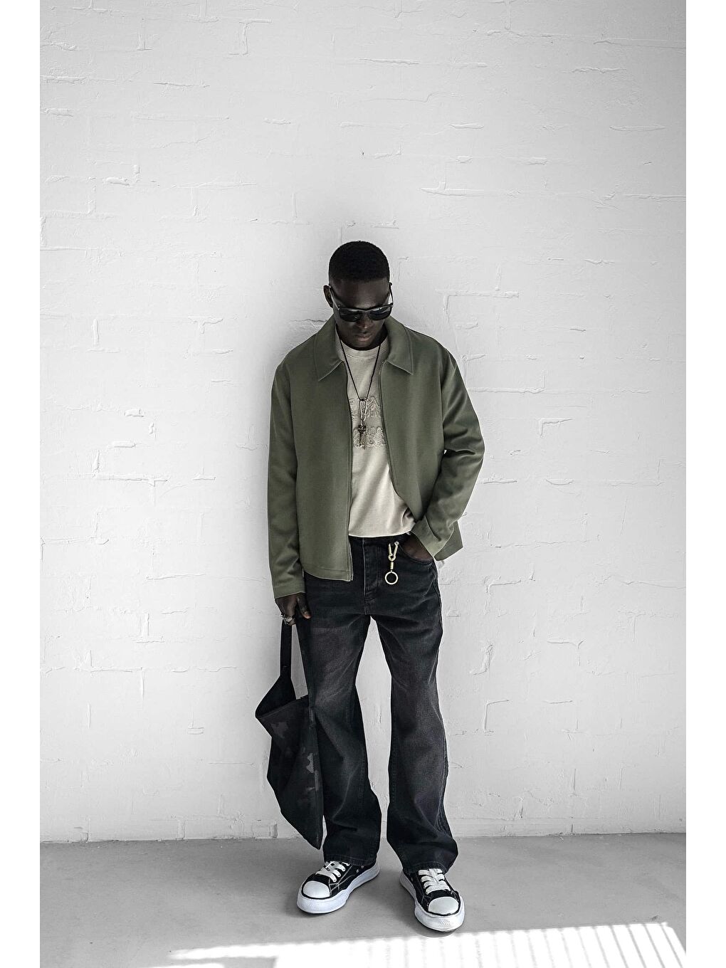 Erkek Relaxed Fit Fermuarlı İnce Yağlı Görünümlü Ceket Yeşil-4