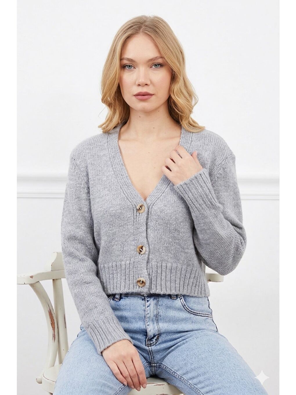 Gri Düğmeli V Yaka Triko Hırka-1