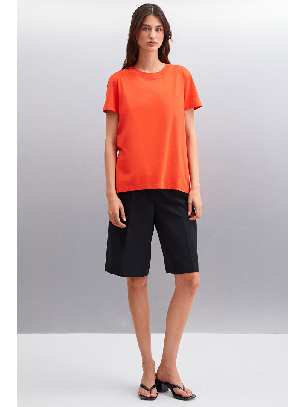 Kırmızı Samantha Kadın %100 Organik Pamuklu Comfort Fit Arkası Uzun Basic Örme KIRMIZI T-Shirt-1