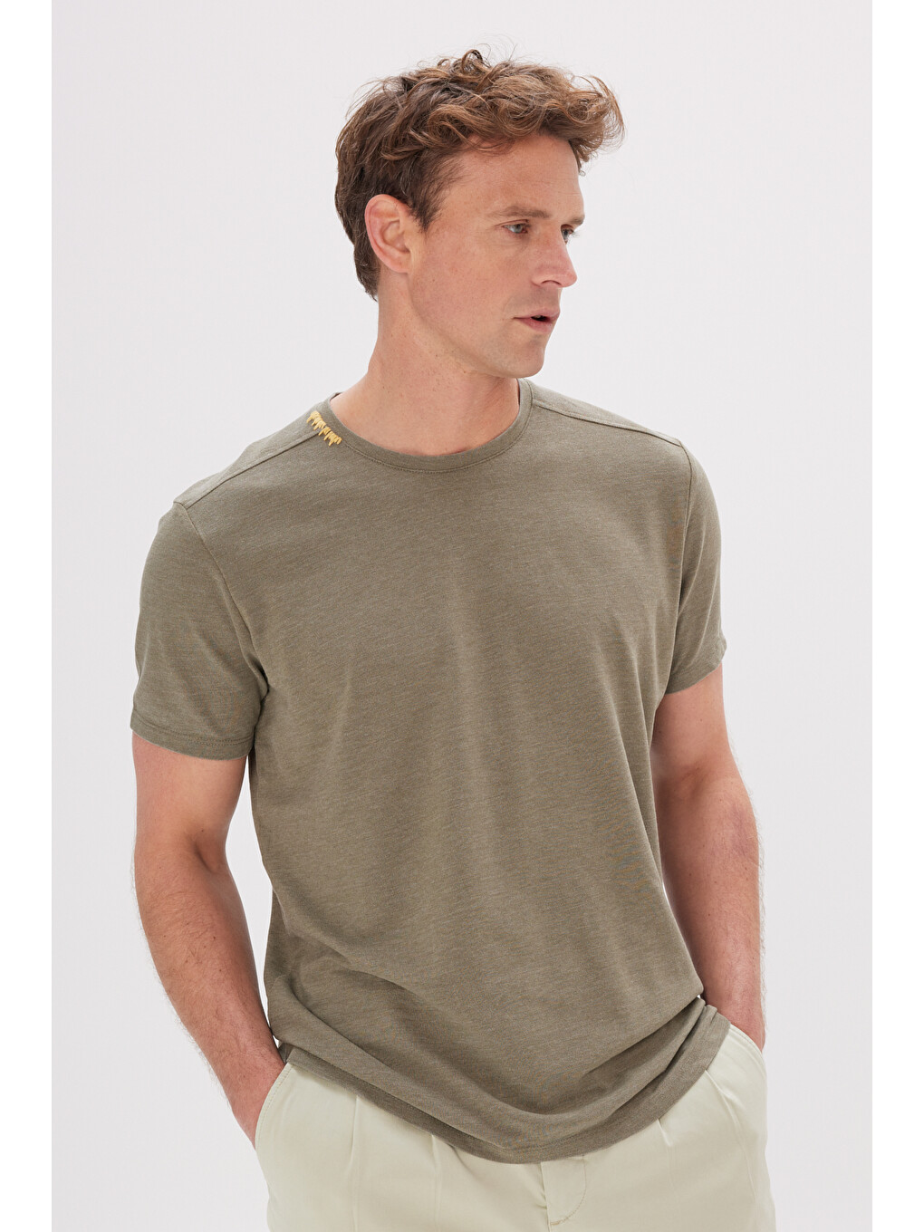Erkek Haki Slim Fit Dar Kesim Bisiklet Yaka Pamuklu Tişört-2