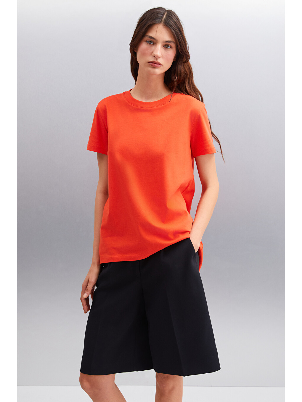 Kırmızı Samantha Kadın %100 Organik Pamuklu Comfort Fit Arkası Uzun Basic Örme KIRMIZI T-Shirt-2