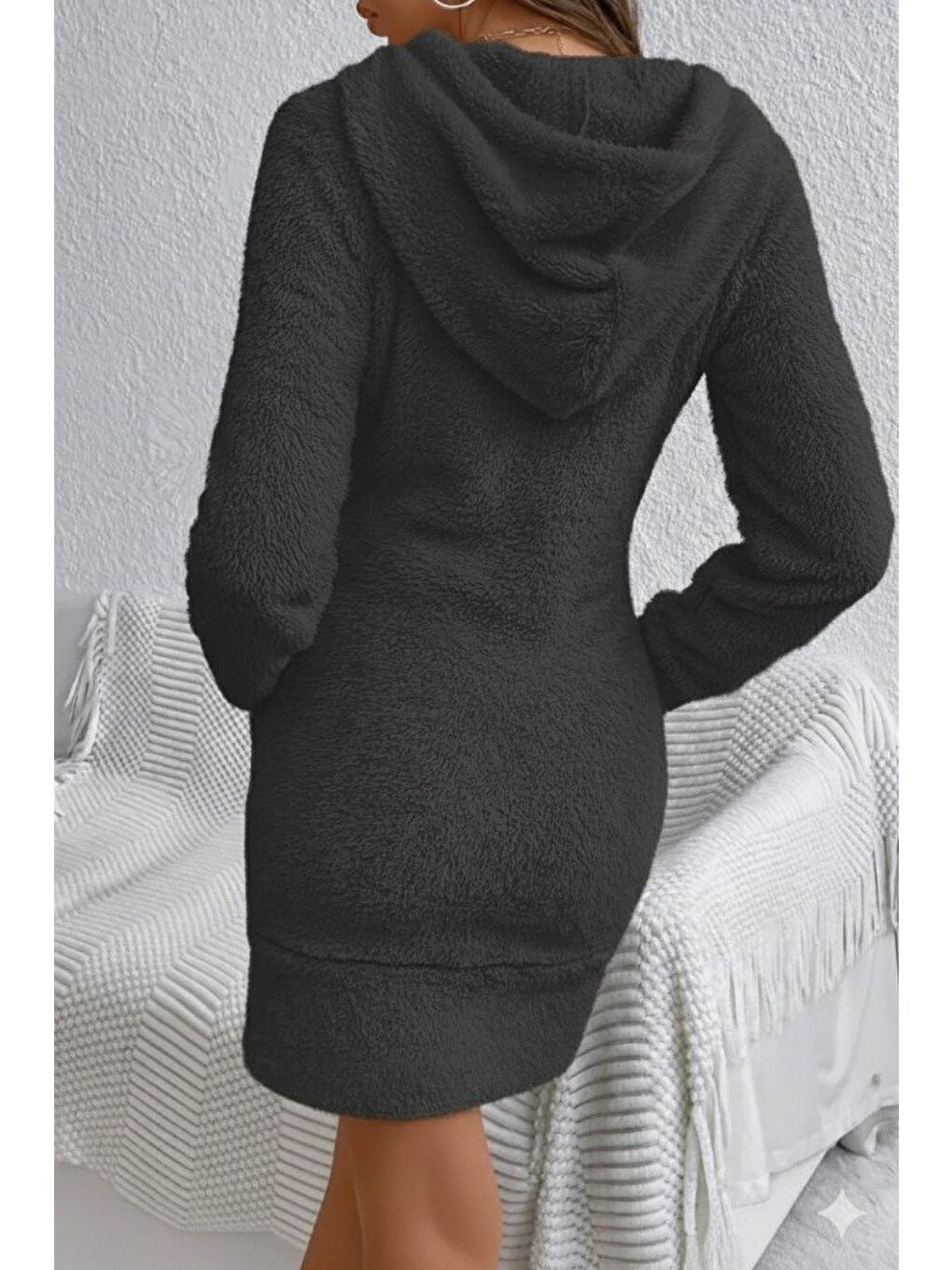 Gri Kadın Uzun Kollu Kapüşonlu Cepli Mini Pelüş Elbise-2