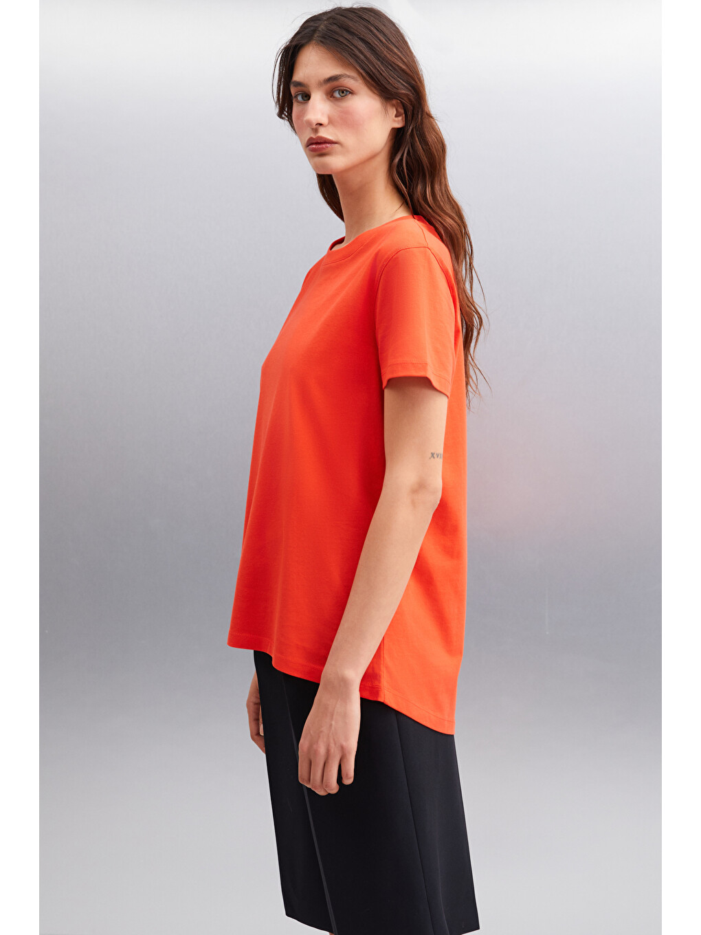 Kırmızı Samantha Kadın %100 Organik Pamuklu Comfort Fit Arkası Uzun Basic Örme KIRMIZI T-Shirt-3