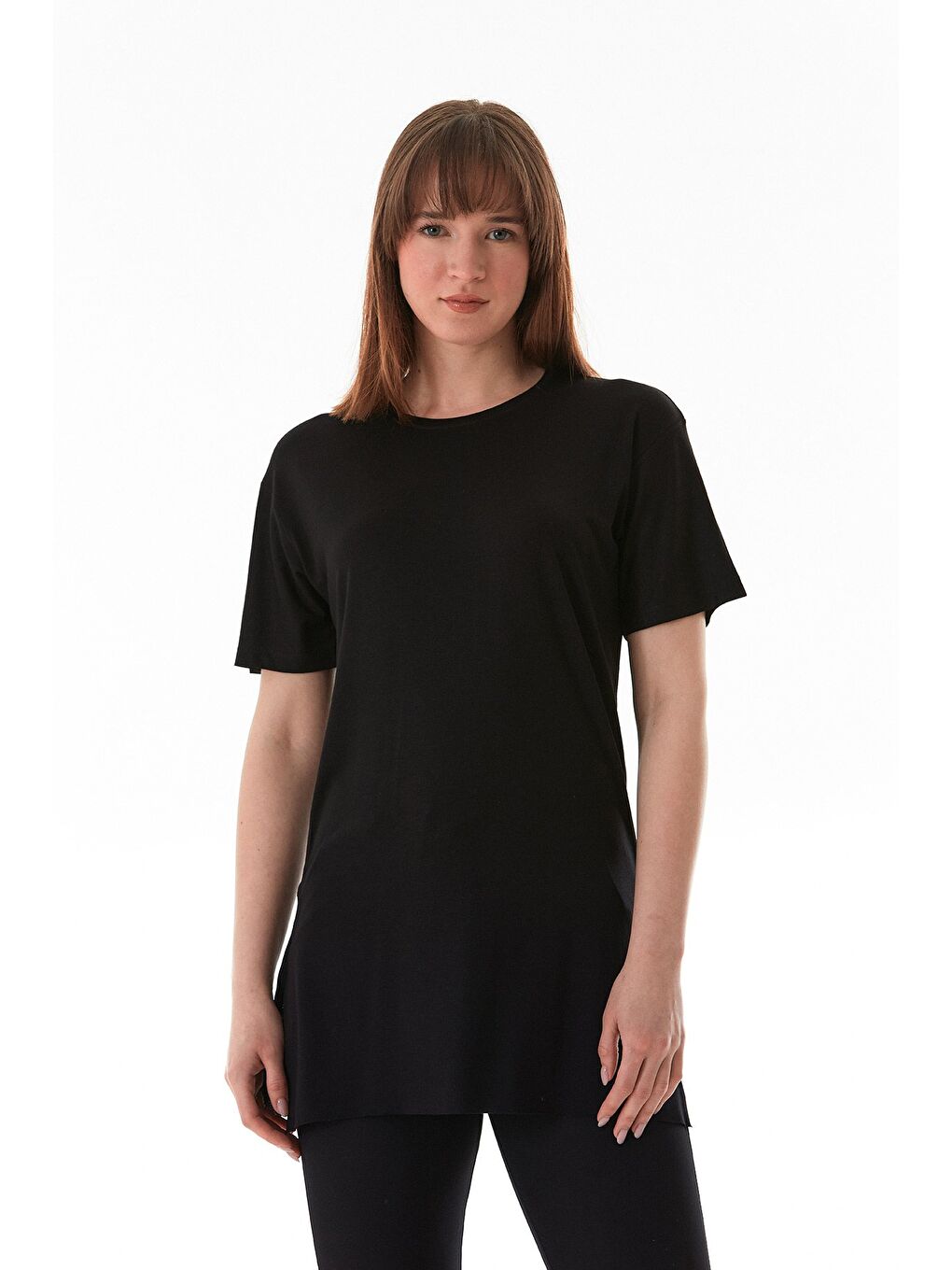 Siyah Basic Bisiklet Yaka Yanları Yırtmaçlı Elastanlı Salaş Tişört-1