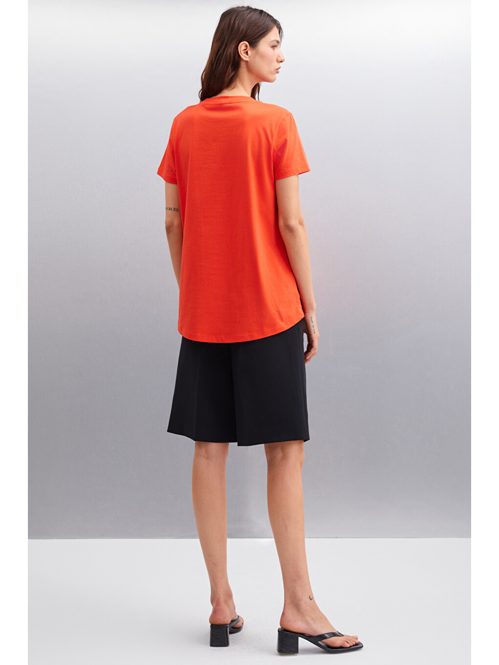 Kırmızı Samantha Kadın %100 Organik Pamuklu Comfort Fit Arkası Uzun Basic Örme KIRMIZI T-Shirt-4