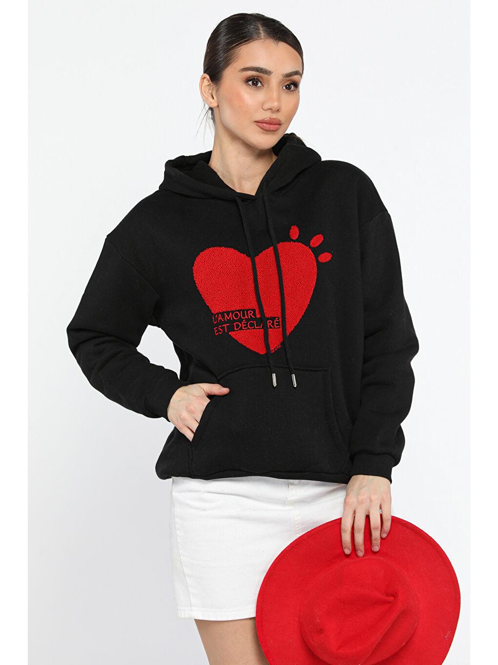 Siyah Kadın Pelüş Kalp Nakışlı Şardonlu Sweatshirt-1