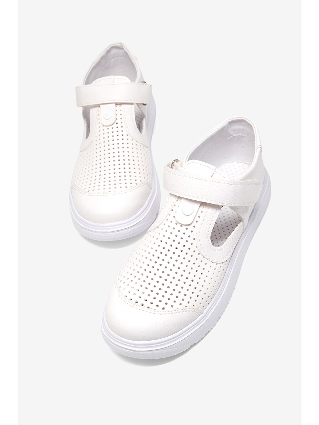 Çocuk Unisex Beyaz Çoçuk Cırtlı Sandalet-4