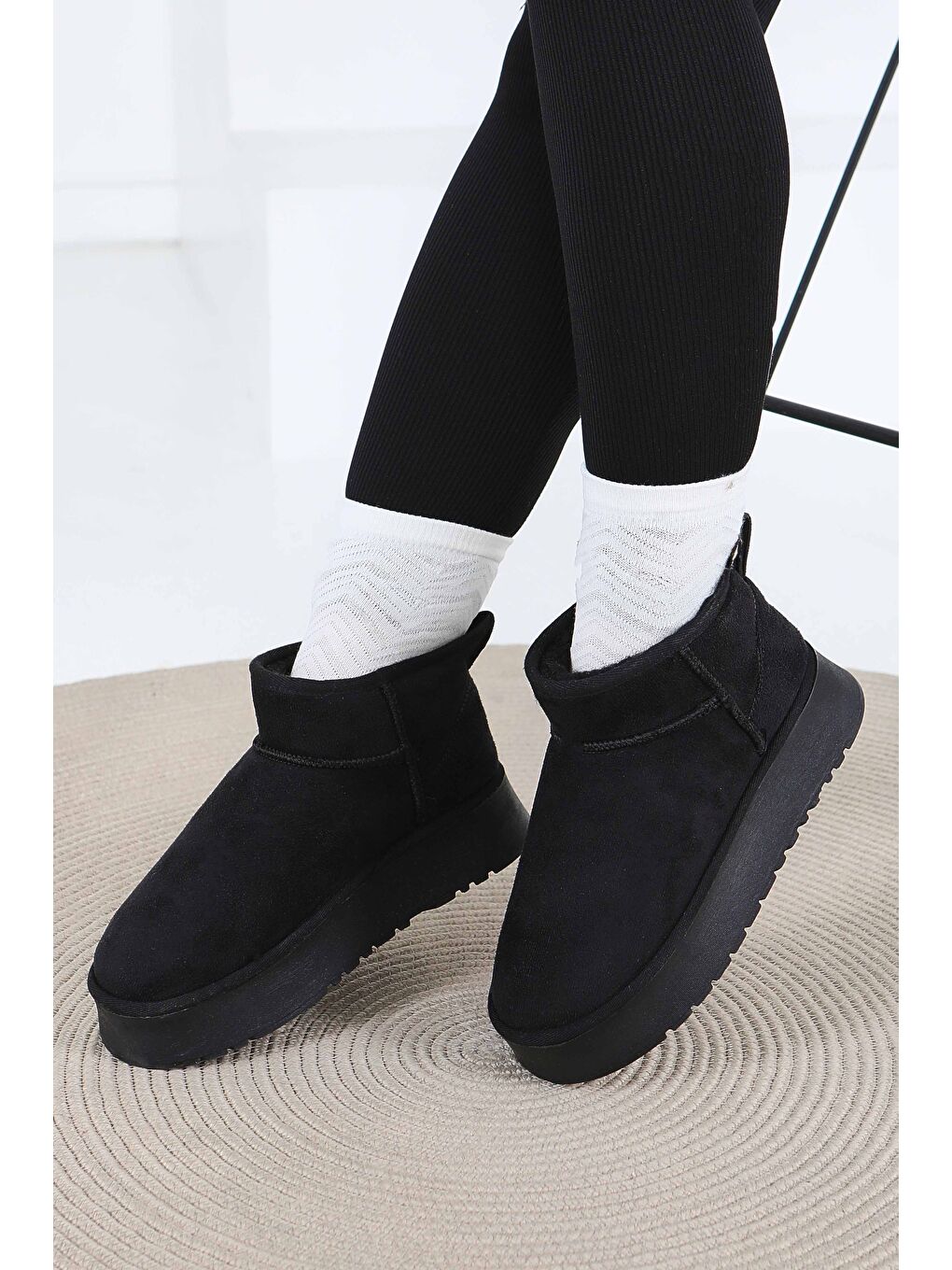 Kadın Siyah Yüksek Taban Yarım Süet Bot - 27783-SIYAH